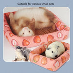 lit hamster confortable moderne fraises roses fond rose clair marron clair blanc