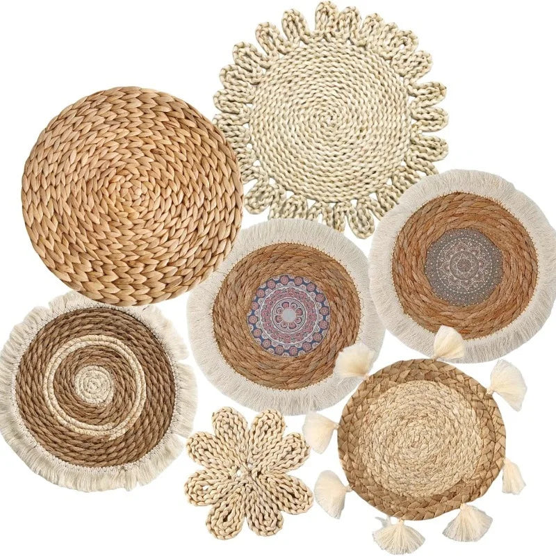 assiettes decoratives boho assiettes rondes motifs geometriques motifs floraux texture tisse naturel beige