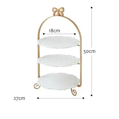 support desserts blanc doré vintage assiettes dentelle élégantes gâteaux crème glacée
