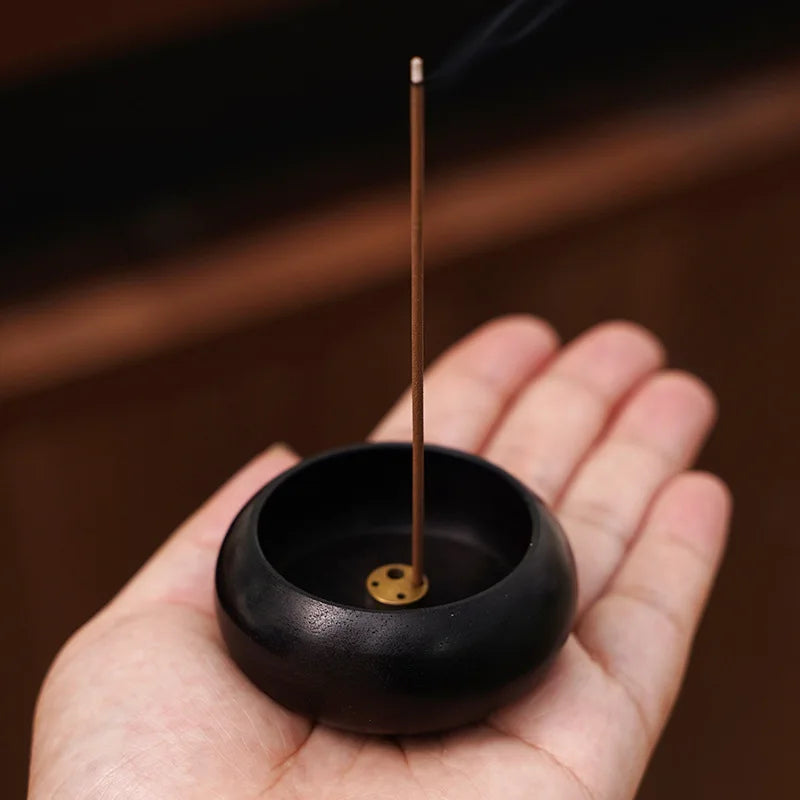 bougie encens bois noir minimaliste simple élégant brûleur aromathérapie zenintérieur deco