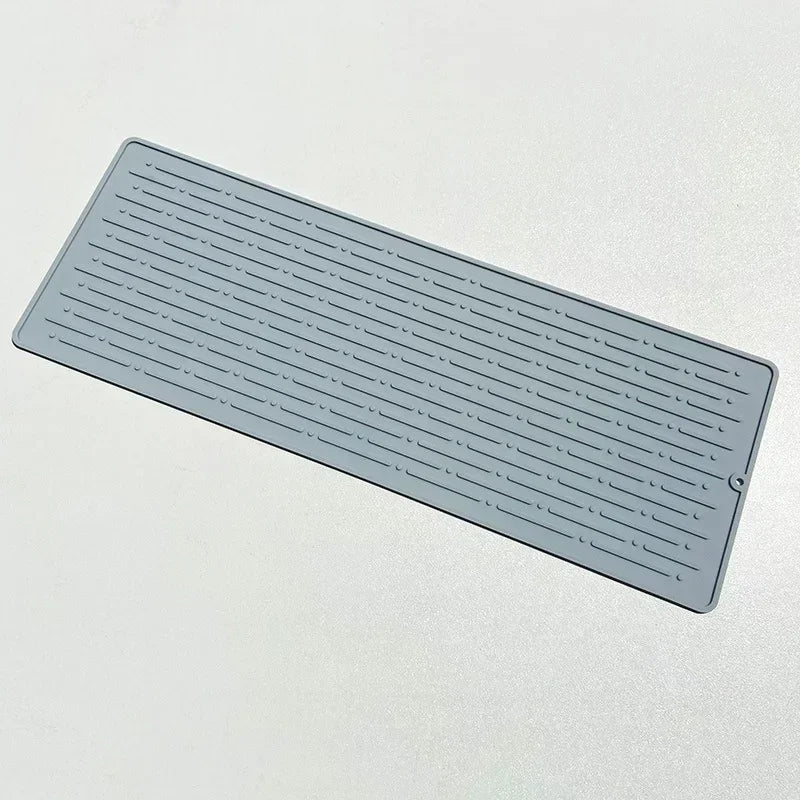 tapis cuisine silicone noir gris vert orange rayures horizontales adhésif anti dérapant rectangle moderne