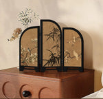 paravent artisanal traditionnel fleurs oiseaux texture parchemin noir doré maison salon