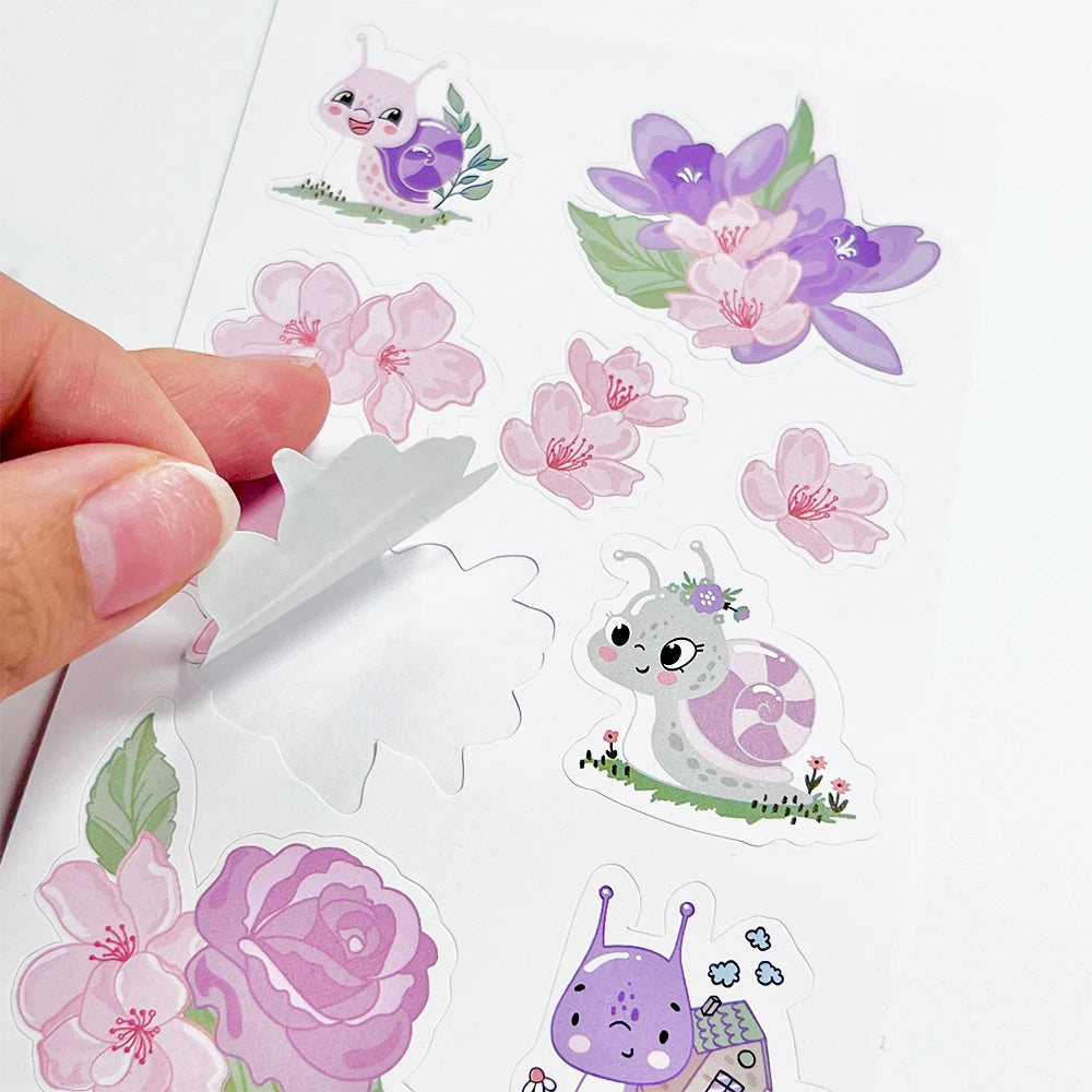 sticker adhésif dessin animé fleurs papillons coeurs maison insectes rose violet vert blanc