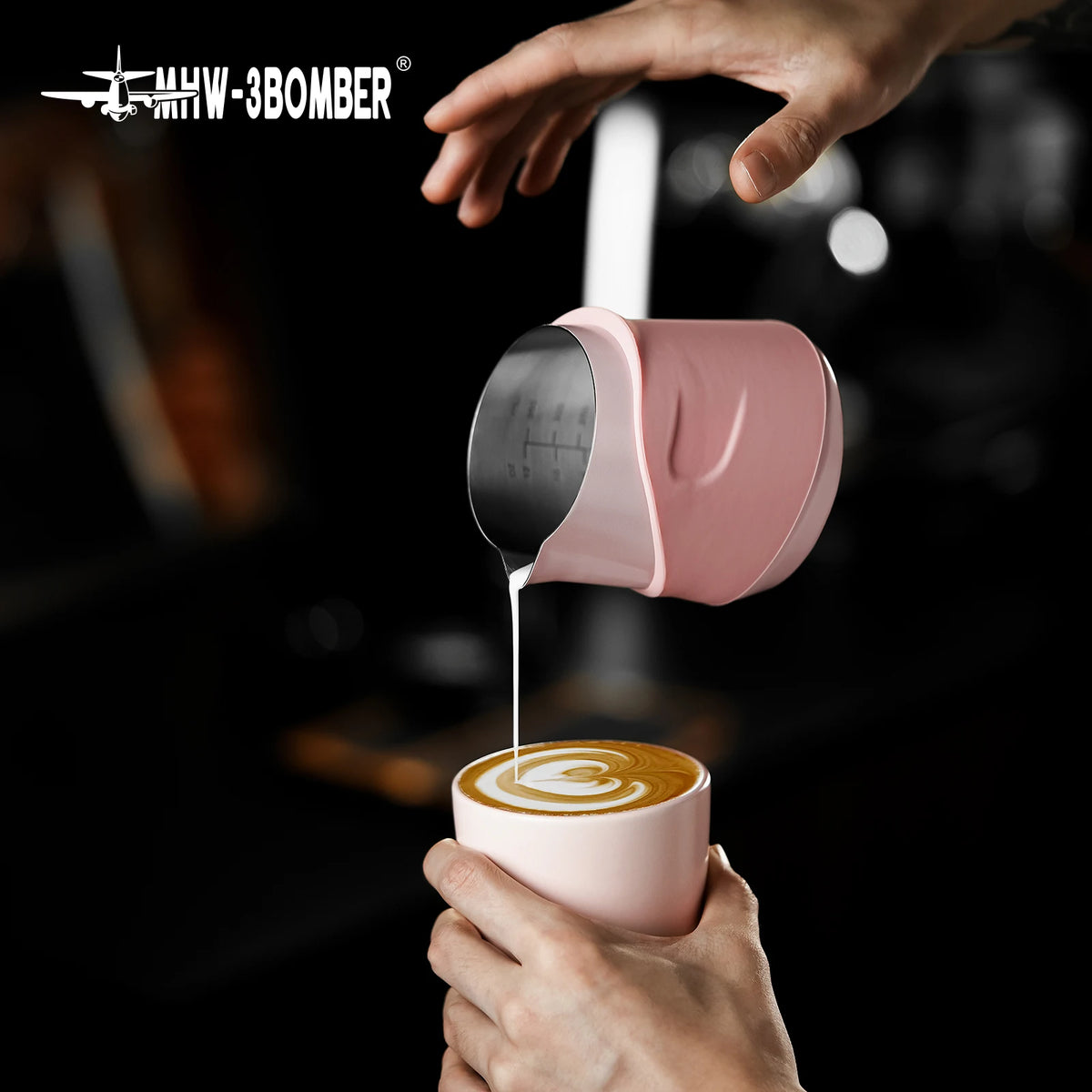 pitcher lait art mousse espresso 400ml rose noir silicone ergonomique moderne