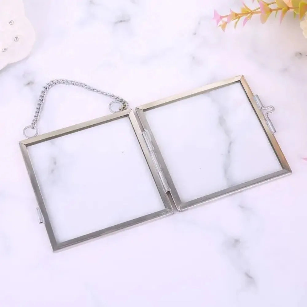 cadres photo suspendus argent doré verre transparent vintage decoration chambre