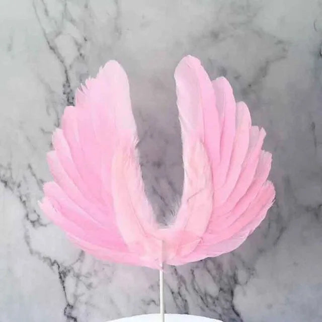 décoration mariage anniversaire couronne plumes blanc rose élégante occasion fête enfants