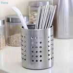 boîte rangement ustensiles perforée moderne acier inoxydable argenté cuillères fourchettes couteaux