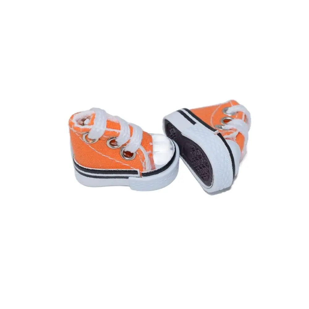 chaussures sport miniatures toile coton classiques baskets couleurs variées opaques enfants accessoires poupées