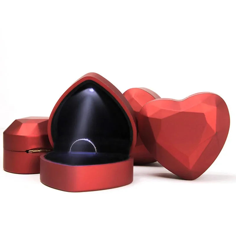 boîte bijoux forme cœur lumière led rouge doré moderne élégant anniversaire noël mariage fiançailles