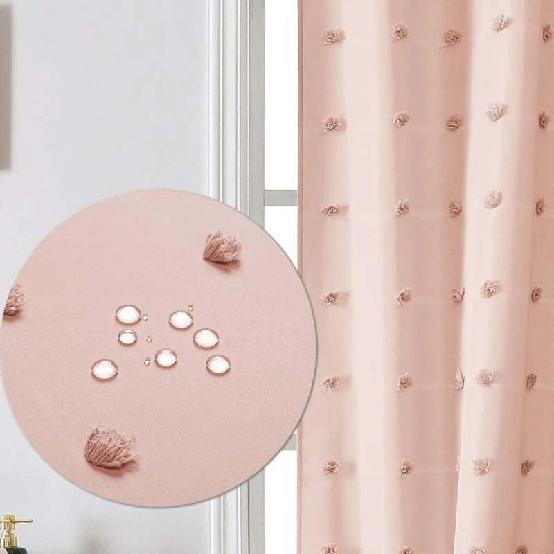 rideau douche moderne motif floral pompons vert clair rose noir crochets