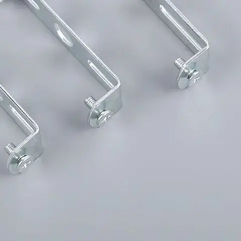 clips métalliques argentés vis bases lampes moderne fonctionnels