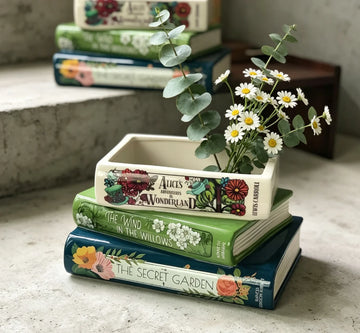 vase decoratif vintage cache livres fleurs illustrations couleurs multiples romantique