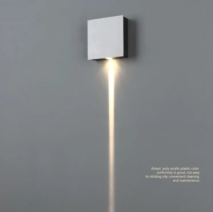 applique murale led moderne blanc noir fixee mur contemporaine carrée sources lumineuses