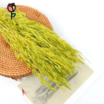 décoration intérieure plumes artificielles violet vert blanc orange jaune rose pâle naturel boho anniversaire