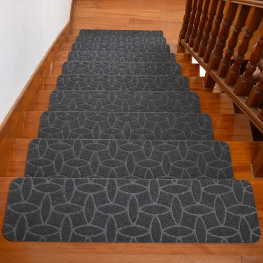 tapis marches escalier marron beige gris motifs géométriques adhésif antidérapantintérieur moderne minimaliste