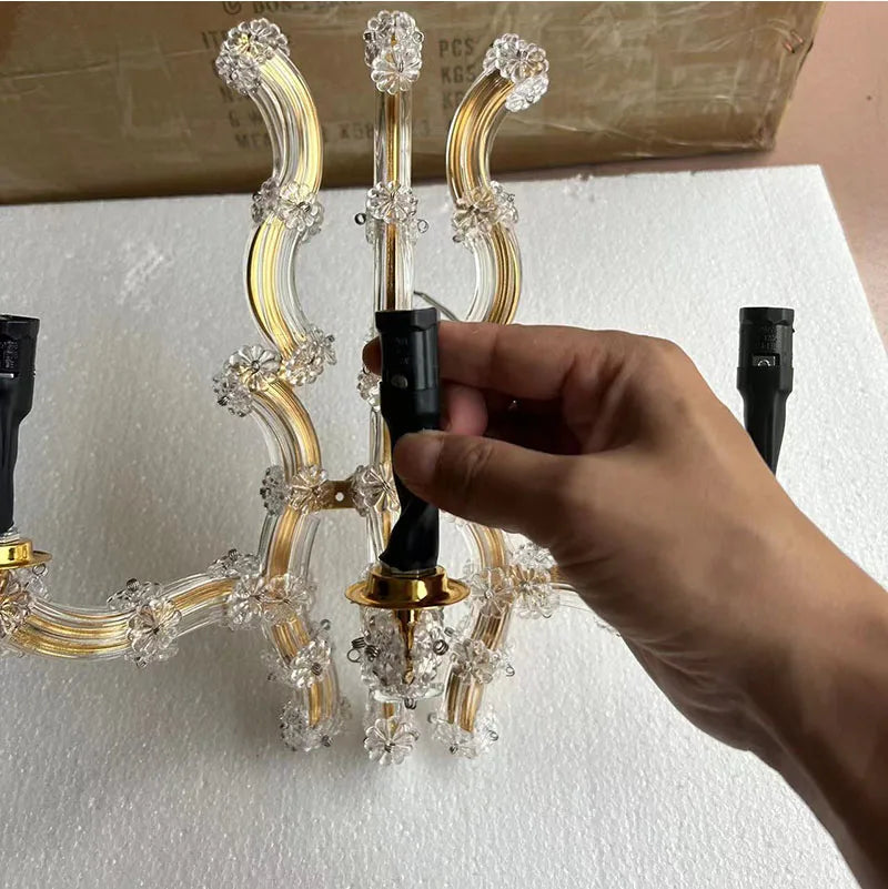 Vue de côté de l'applique murale LED clip argentée