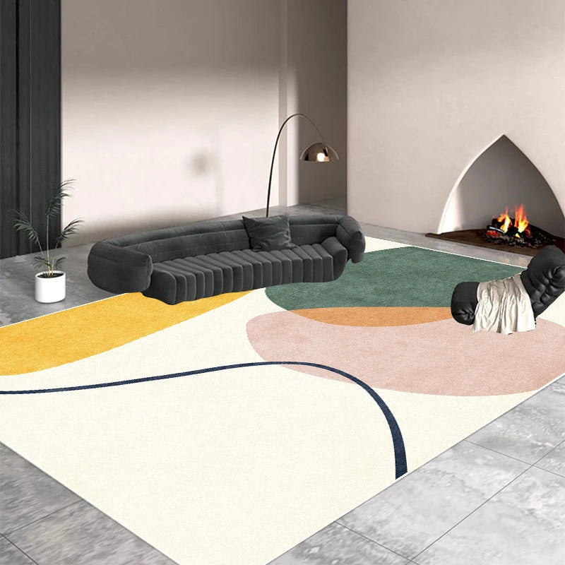 Un salon élégant et moderne avec un canapé moelleux, un tapis coloré et une cheminée attrayante, créant une atmosphère chaleureuse et accueillante.