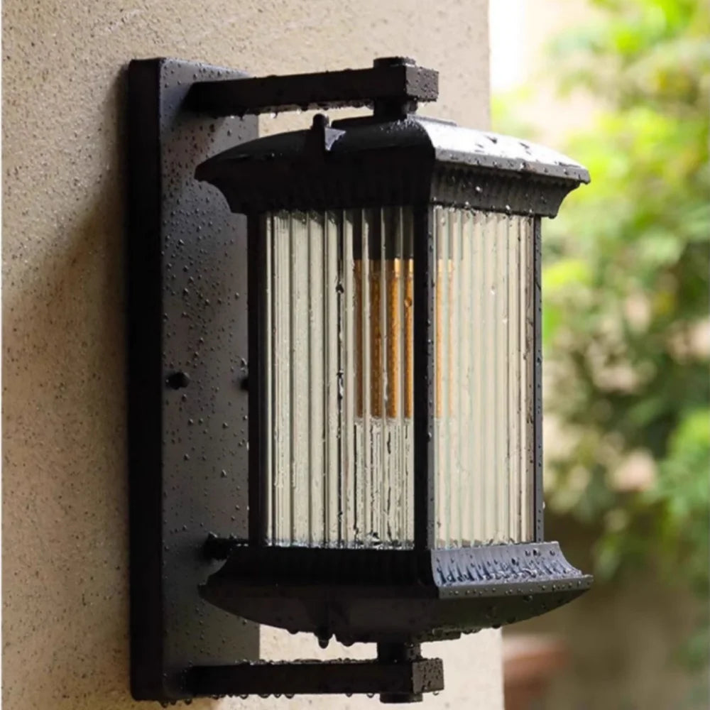 éclairage extérieur led moderne industriel verre rayures métal noir ambre fixations murales rustique