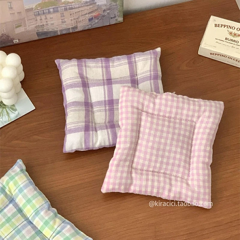 protector cushions pattern checkerboard colors violet rose white blue red green yellow