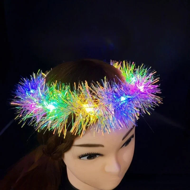 couronne lumineuse festive tissus brillants couleurs vives bleu rose violet lumineux tinsel opaque festive