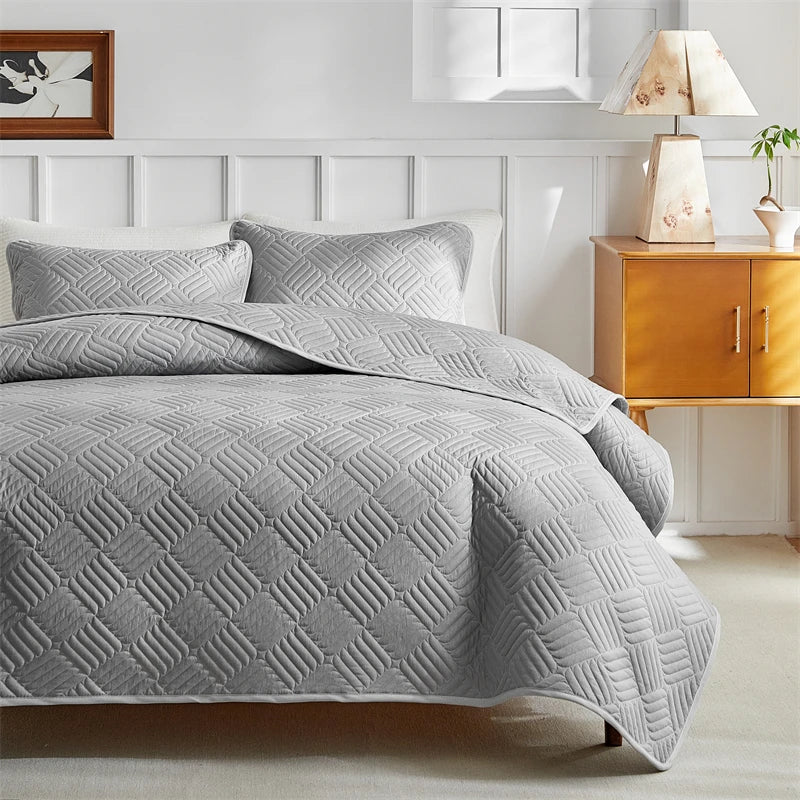 Ensemble couvre-lit matelassé beige gris motif géométrique