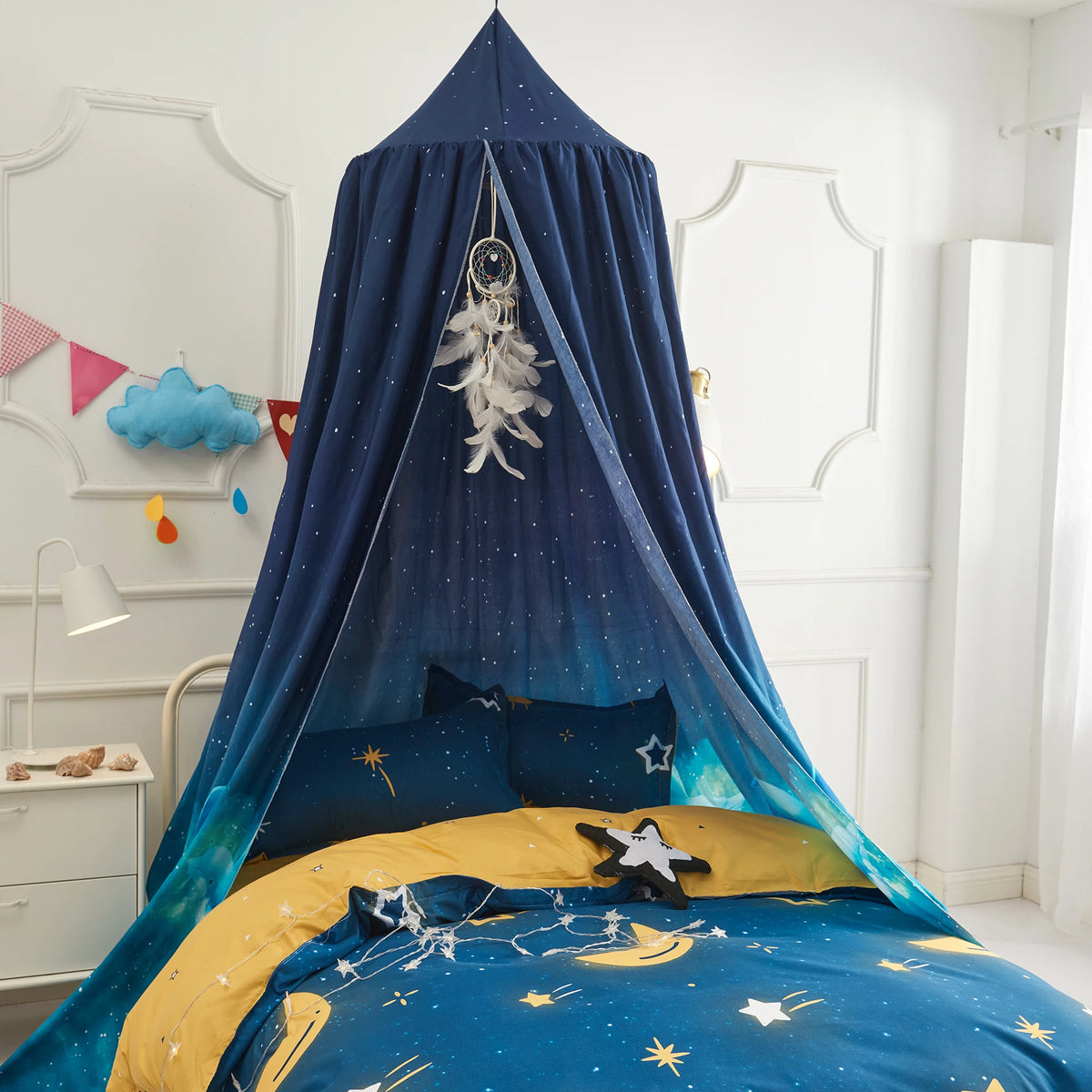 rideau lit enfant étoiles dorées moderne bleu clair bleu foncé jaune intérieur extérieur campement