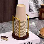 porte verres moderne élégants dorés transparents contenant verres carton beige