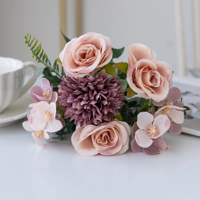 bouquet fleurs artificielles soie moderne blanc rose clair violet intérieur décoration anniversaire mariage table