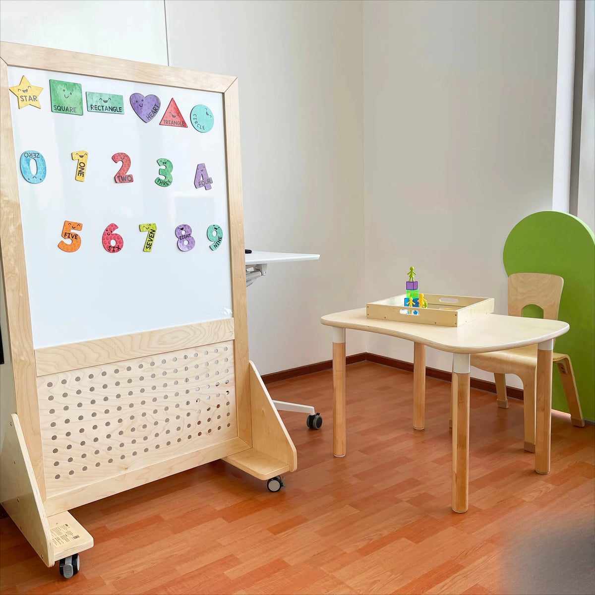 tableau blanc magnétique rangement inférieur ajouré lettres chiffres magnétiques forme géométriques mind map jouets