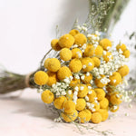 bouquet fleurs séchées boule dorée gypsophile eucalyptus feuilles naturel rustique décoration maison anniversaire wedding