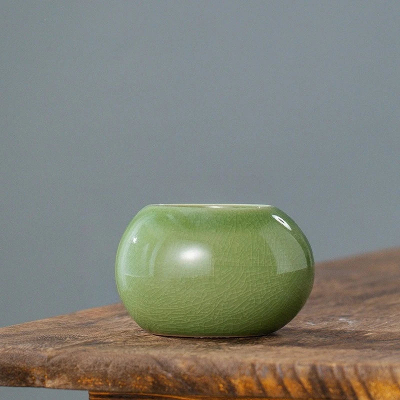 pots ceramique ronds verts blancs plante verte texture craquelée moderne minimaliste zen