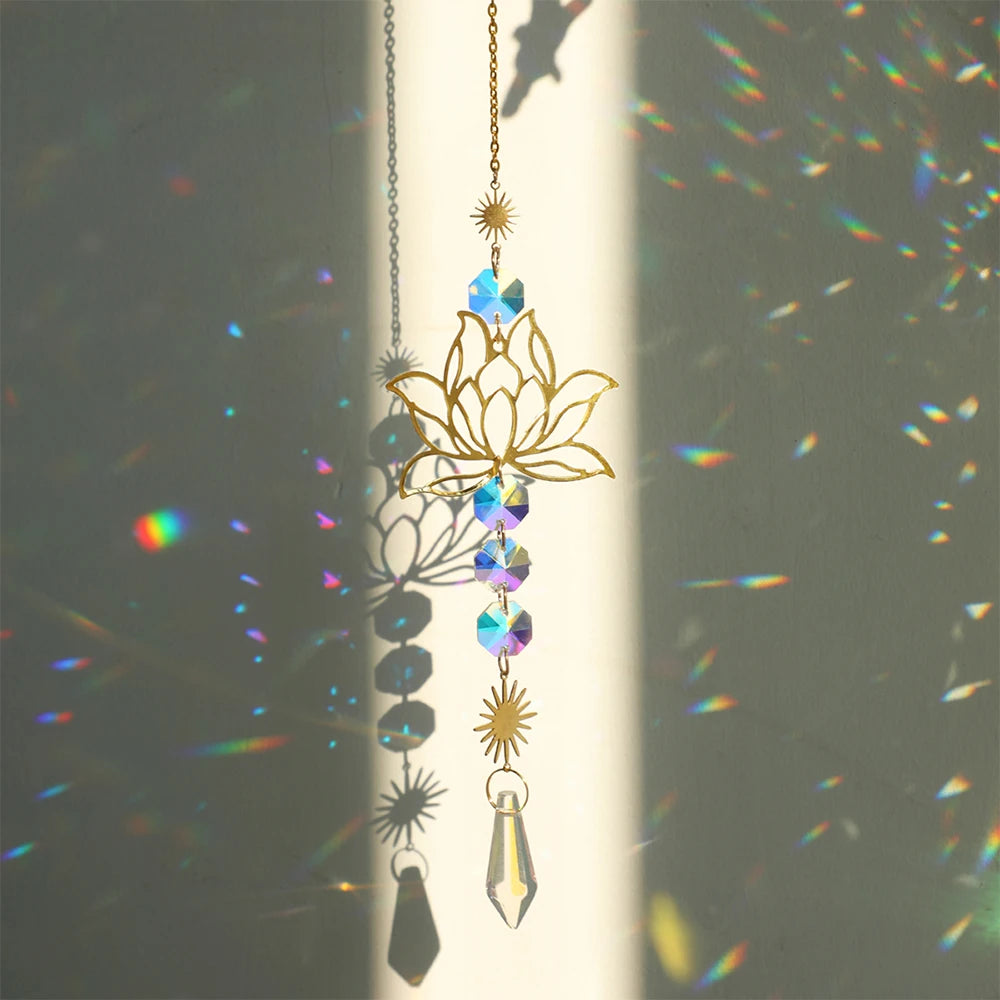 pendentif décoratif or multicolore fleur lotus cercles dorés élégant bohème