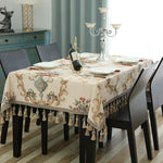 nappe table rectangulaire jacquard brodé motif floral luxe franges mariage