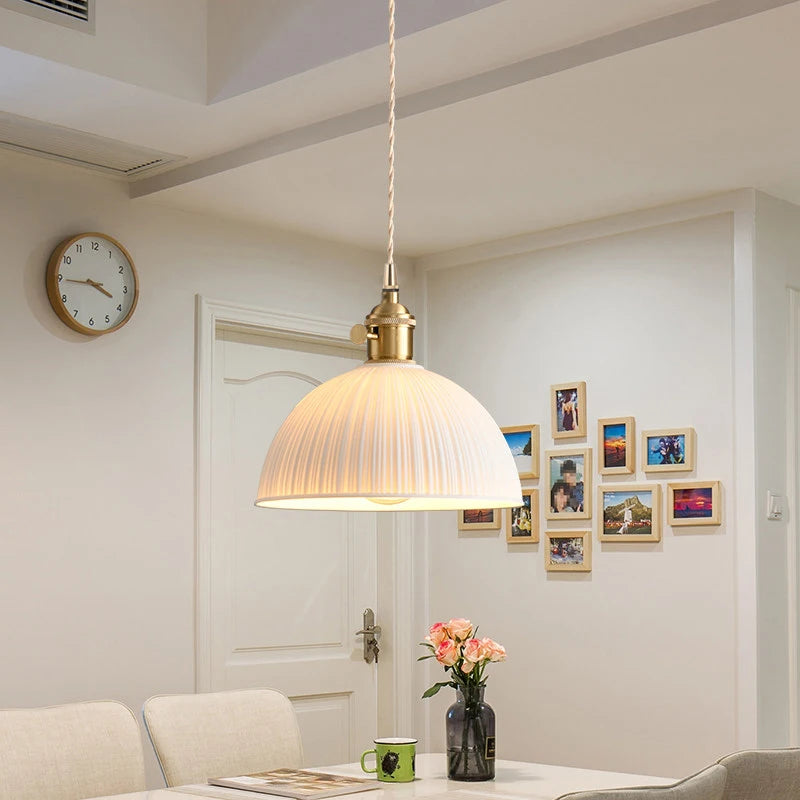 lampe suspendue moderne blanc doré rayures verticales interrupteur rotatif fixations salon chambre cuisine restaurant