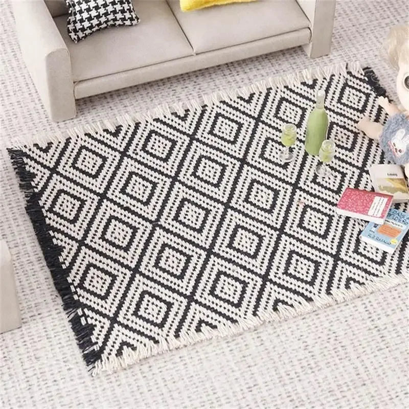 tapis noir blanc geometrique franges moderne ethnique decoration maison poupée carrés imbriqués
