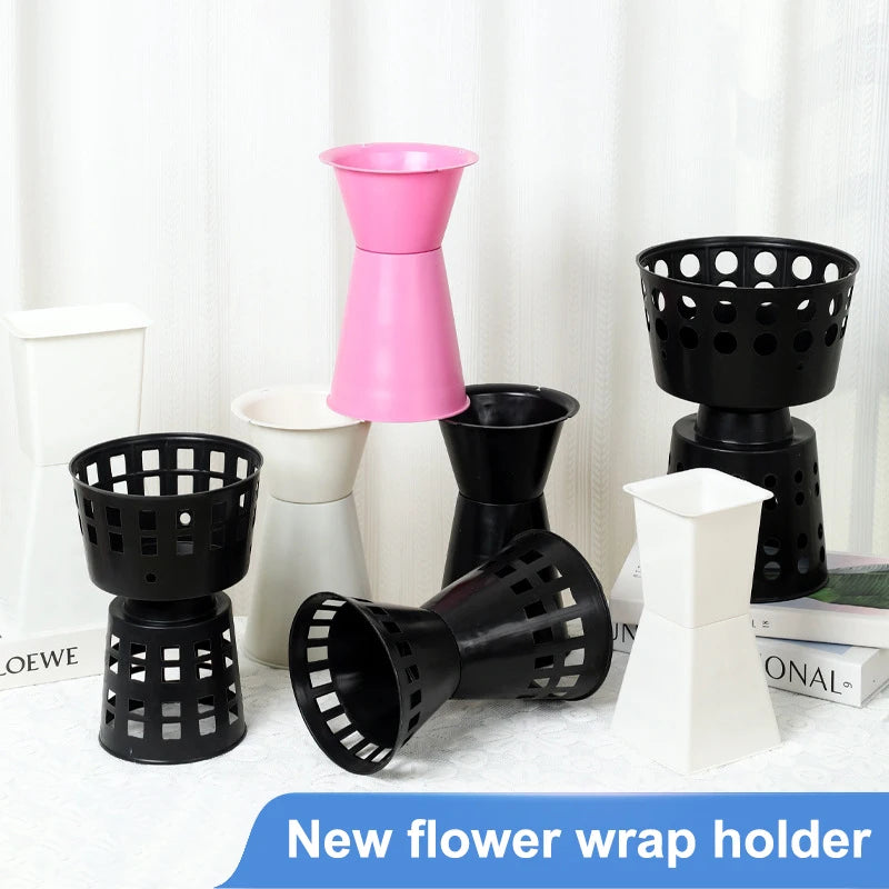 support bouquet fleurs rose noir blanc perforations rondes moderne arrangement floral base emballage plastique