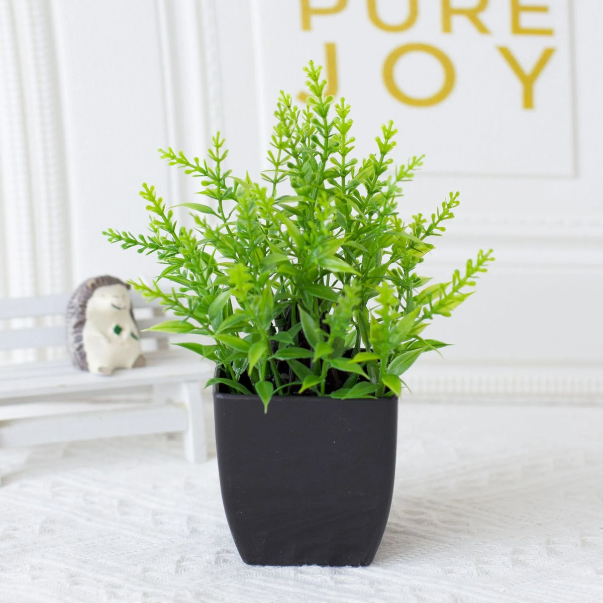 plante artificielle vert feuilles fines moderne pot noir décoration intérieure salonextérieur