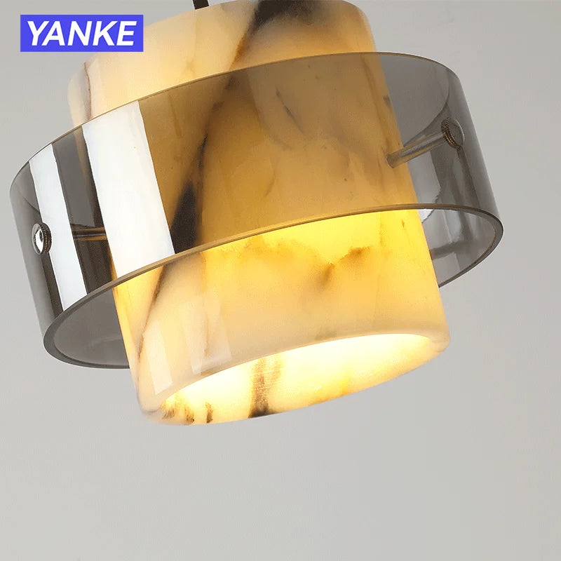 lampes suspendues moderne pierre marbre jaune blanc gris salle chambre semi transparent anneaux métalliques