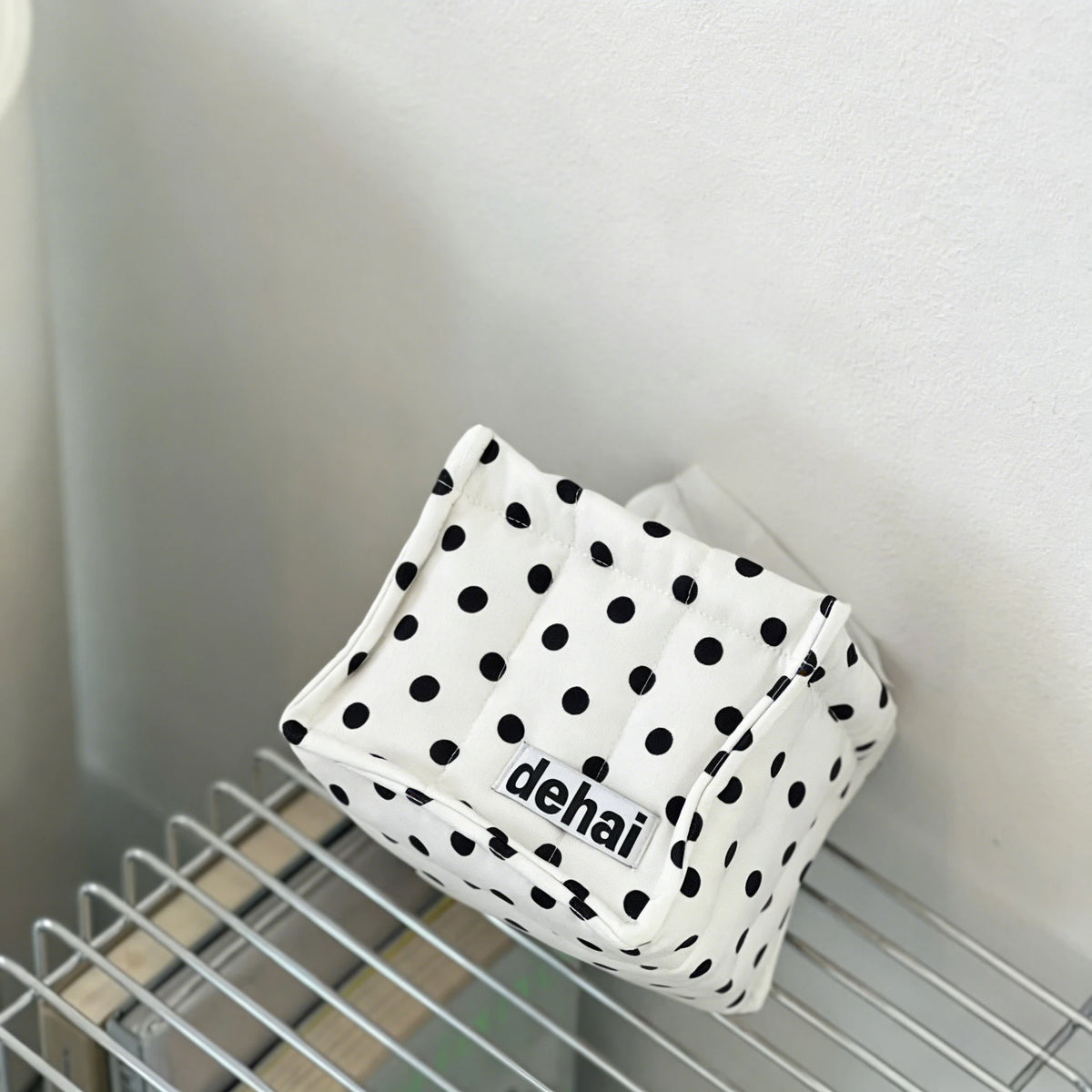 boîte rangement moderne bleu clair jaune clair blanc rayures fines tissu amovible pratique sans
