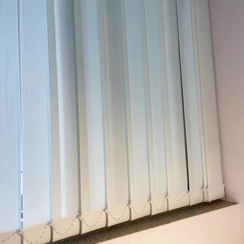 rideau vertical blanc rayures horizontales clips fixation moderne stores enrouleurs plastique