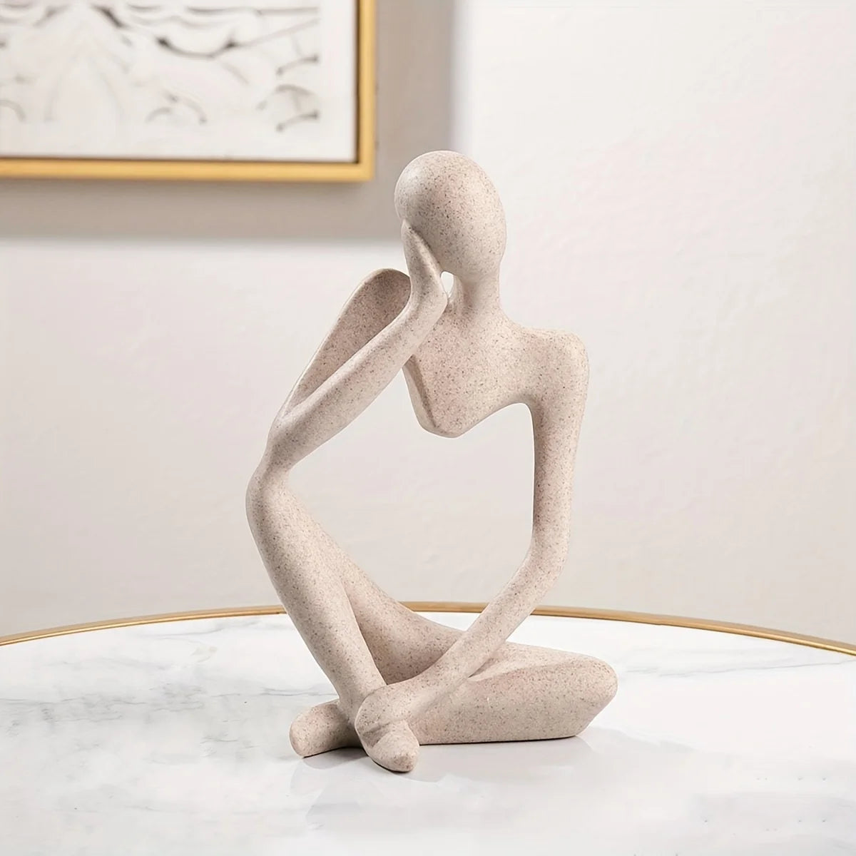 statuette moderne minimaliste résine couleur dorée blanche intérieur extérieur