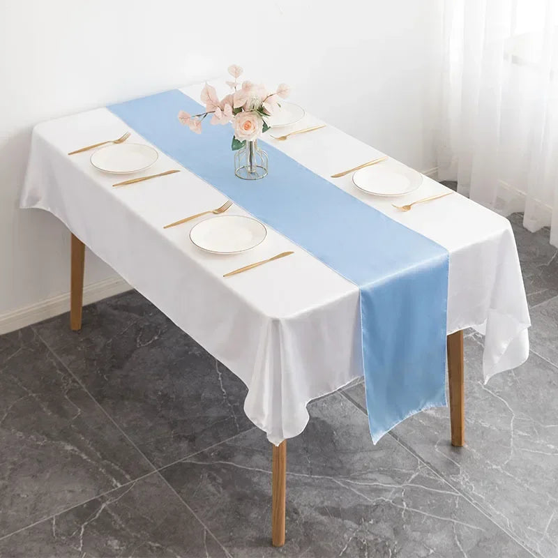 table chemin table uni moderne rouge blanc jaune doré bleu roi beigeclair opacité saisonmariages