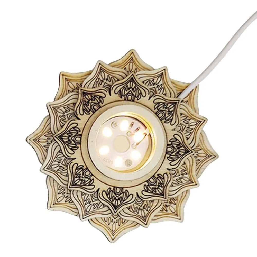 lampe décorative artisanale bois motif floral gravé or blanc vert bleu rouge