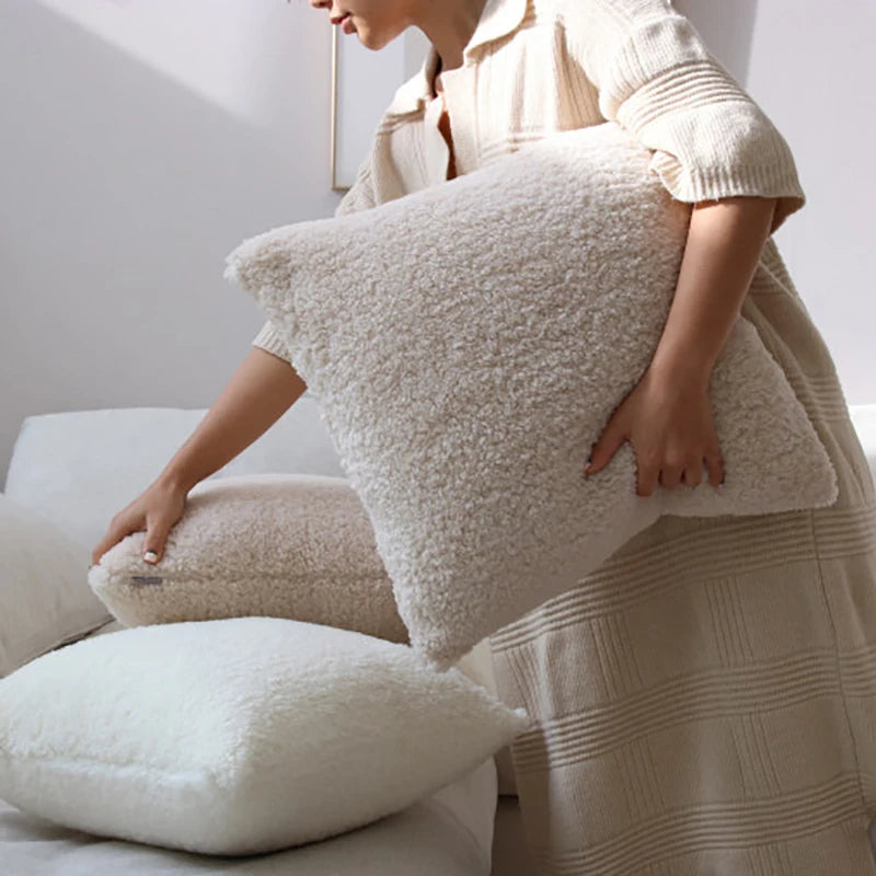 coussin carré moderne texture bouclée beige clair 45x45cm respectueux environnement fixations yeux