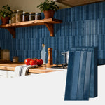 panneau décoratif mural bleu marine rayures verticales moderne adhésif facile