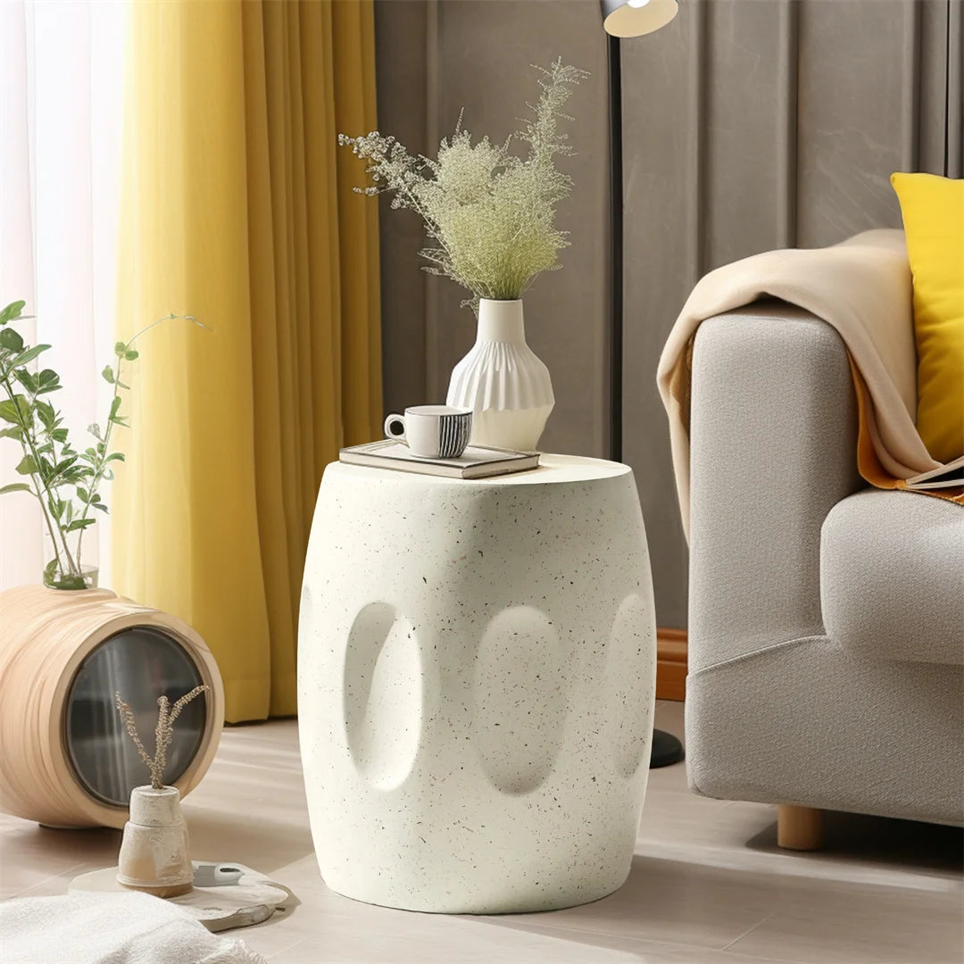 table basse moderne béton léger texturée blanc minimaliste découpes ovales