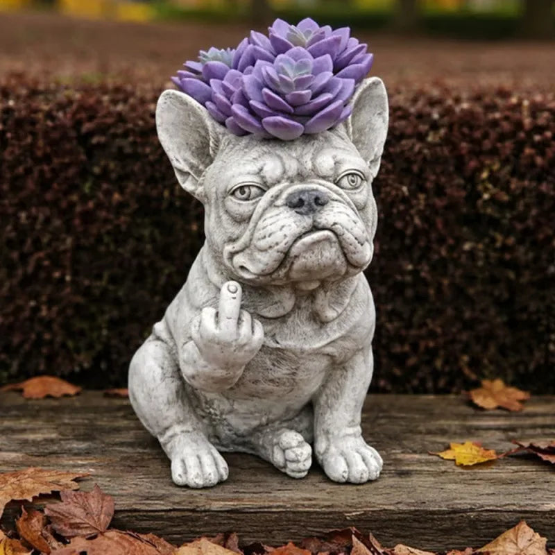 statuette chien gris clair résine détaillée plante succulente aérienne feuilles vertes