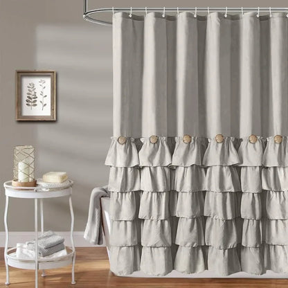 Image de rideaux élégants utilisés comme une solution de traitement de fenêtre efficace, montrant un rideau de douche coloré avec des motifs uniques, également approprié comme couverture de fenêtre, mettant en valeur la polyvalence et la beauté de l'utilisation des rideaux dans la décoration intérieure.