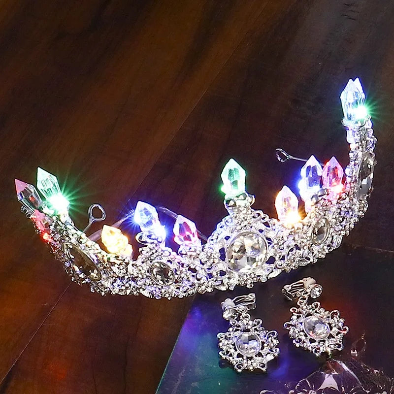 couronne baroque ornements diamants boucles oreilles cristaux multicolores occasion fête mariage anniversaire