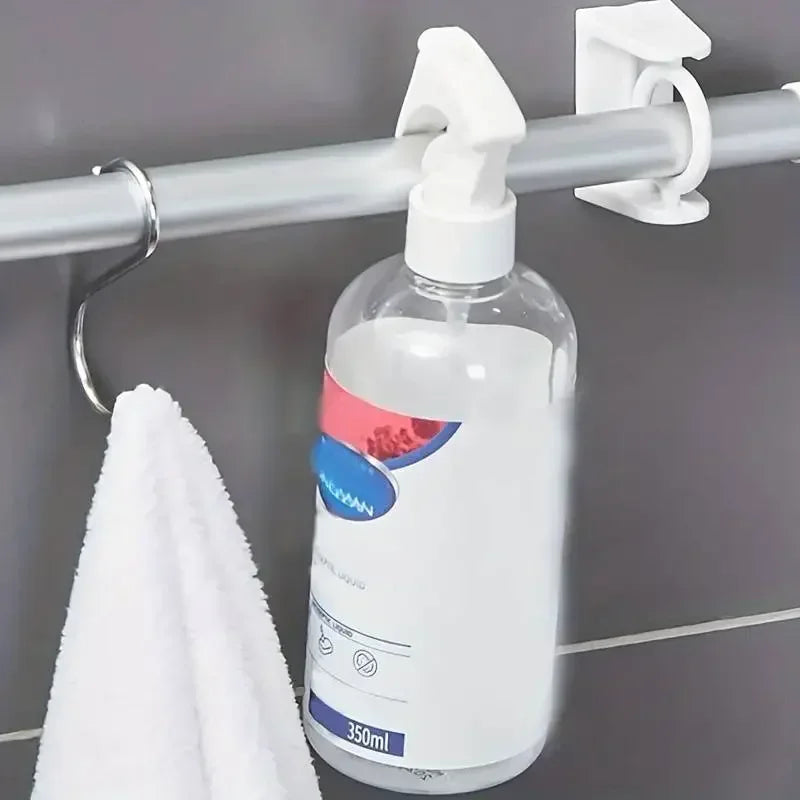 Crochet adhésif pour rideau salle de bain